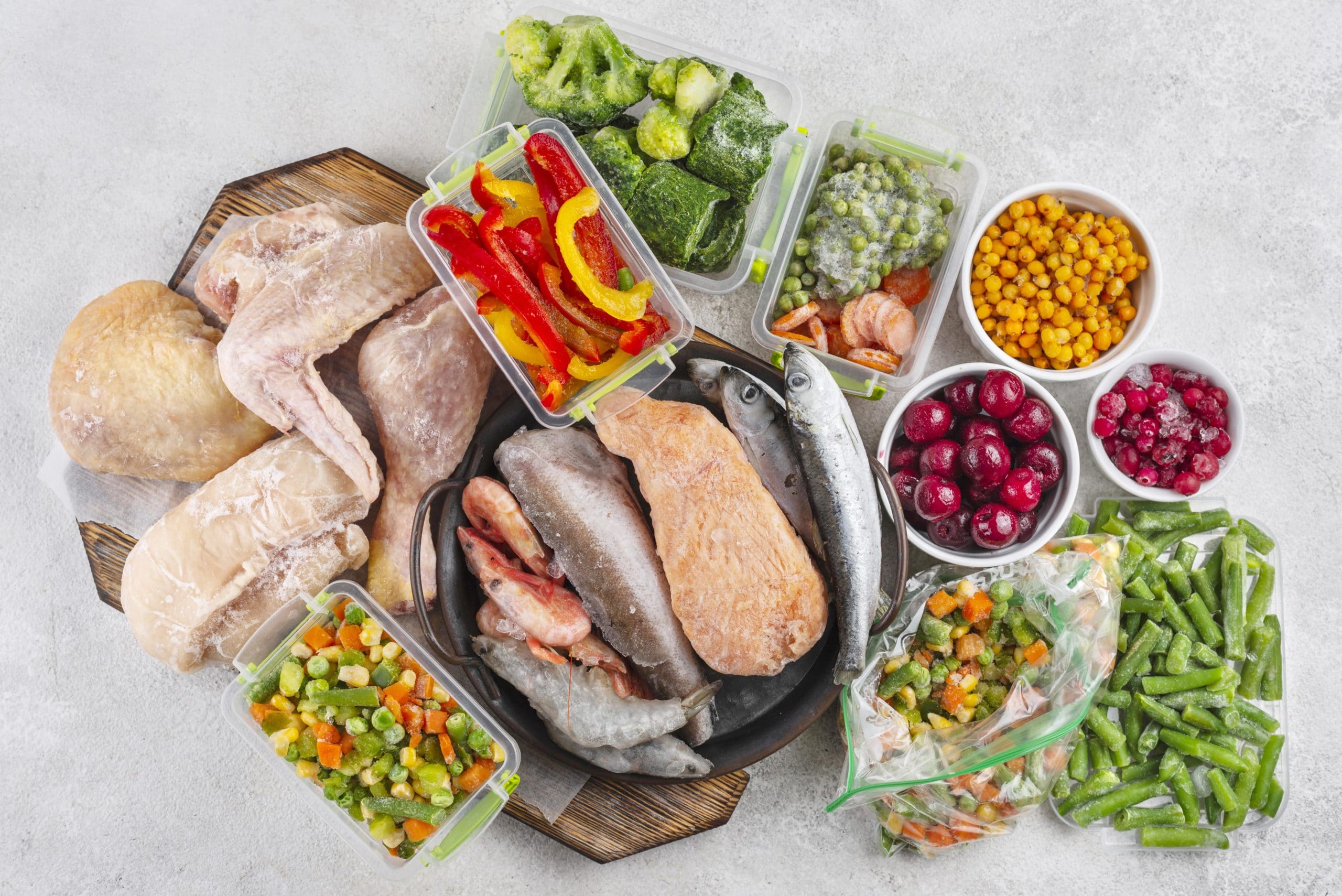 contaminación de los alimentos; imagen de varios productos alimenticios como pollo, legumbres y verduras